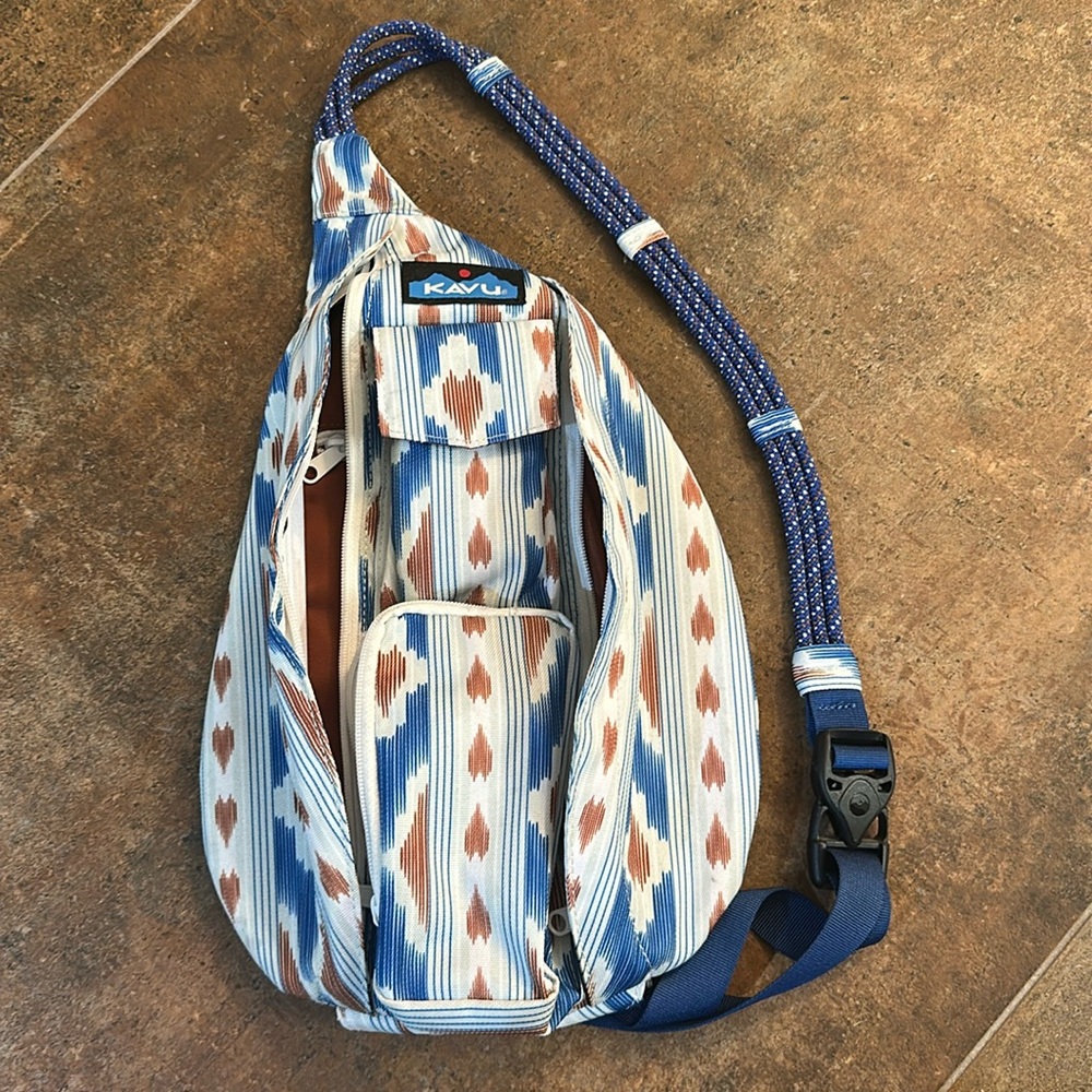 Kavu mini rope sling bag, like new!